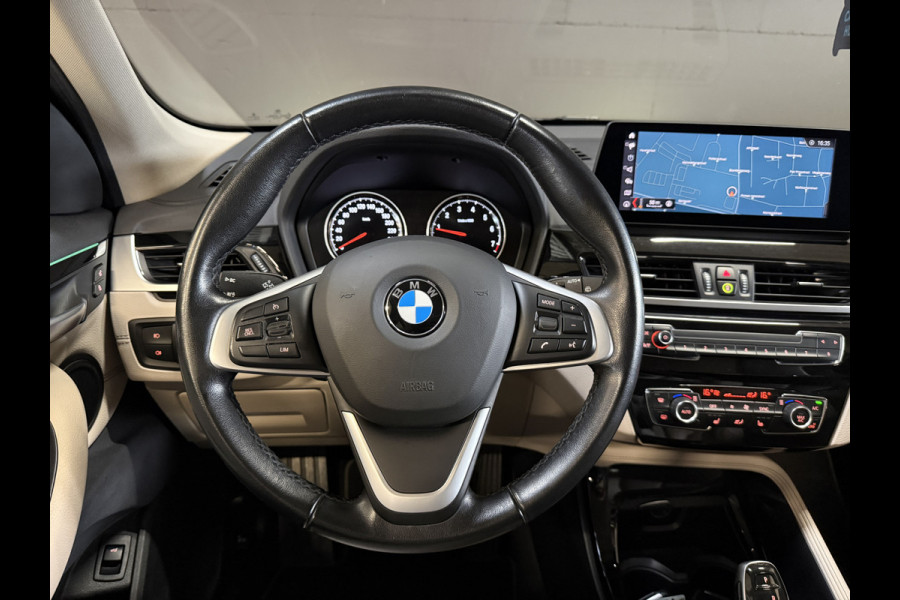 BMW X1 sDrive20i Business Edition Plus | Head UP | Trekhaak | Leder | Stoelverwarming