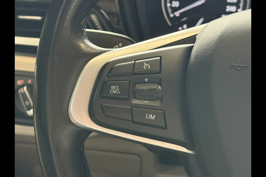 BMW X1 sDrive20i Business Edition Plus | Head UP | Trekhaak | Leder | Stoelverwarming