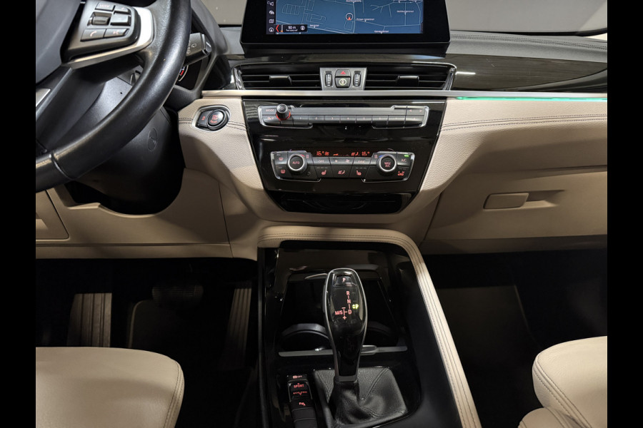 BMW X1 sDrive20i Business Edition Plus | Head UP | Trekhaak | Leder | Stoelverwarming