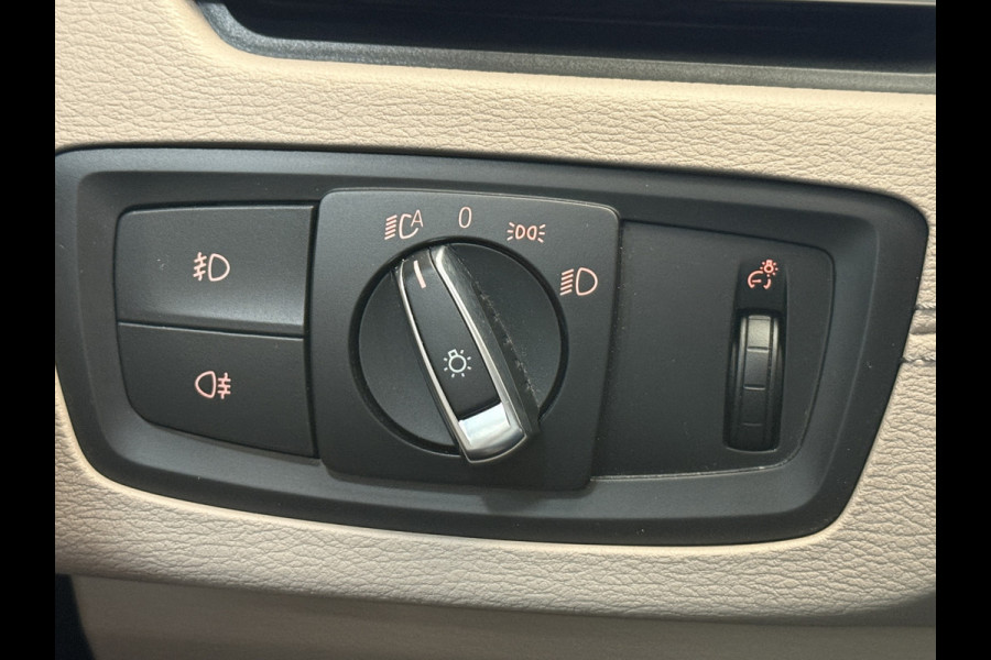 BMW X1 sDrive20i Business Edition Plus | Head UP | Trekhaak | Leder | Stoelverwarming