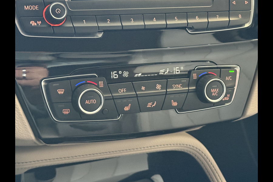 BMW X1 sDrive20i Business Edition Plus | Head UP | Trekhaak | Leder | Stoelverwarming
