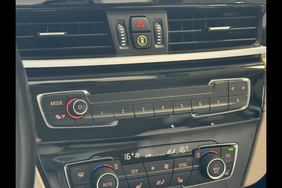 BMW X1 sDrive20i Business Edition Plus | Head UP | Trekhaak | Leder | Stoelverwarming