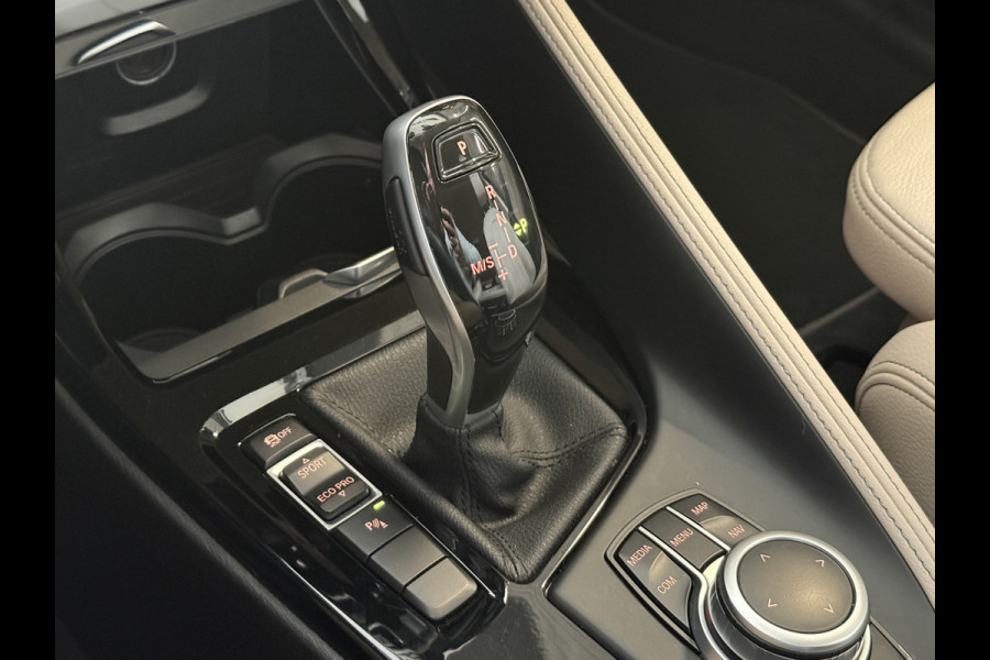 BMW X1 sDrive20i Business Edition Plus | Head UP | Trekhaak | Leder | Stoelverwarming