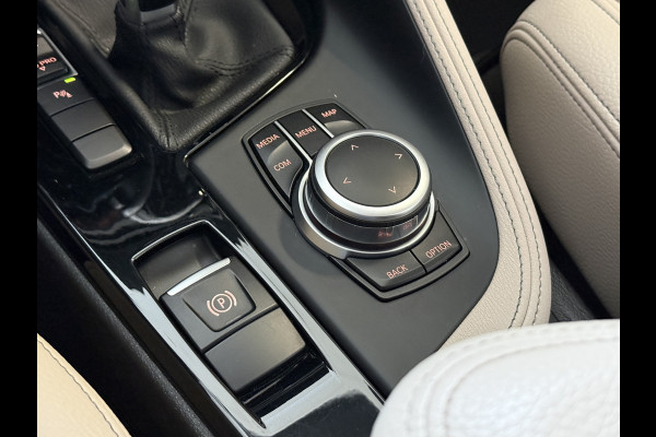 BMW X1 sDrive20i Business Edition Plus | Head UP | Trekhaak | Leder | Stoelverwarming