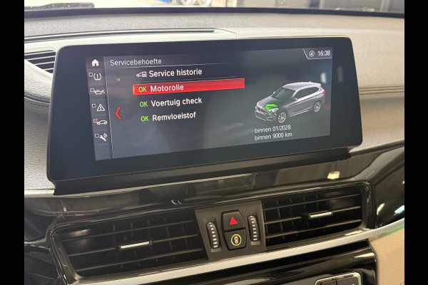 BMW X1 sDrive20i Business Edition Plus | Head UP | Trekhaak | Leder | Stoelverwarming