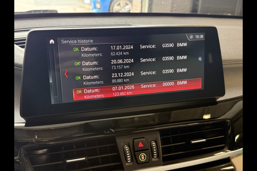 BMW X1 sDrive20i Business Edition Plus | Head UP | Trekhaak | Leder | Stoelverwarming