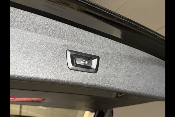 BMW X1 sDrive20i Business Edition Plus | Head UP | Trekhaak | Leder | Stoelverwarming