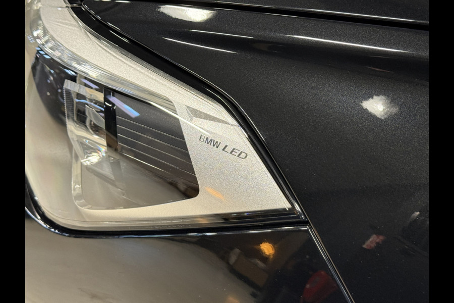 BMW X1 sDrive20i Business Edition Plus | Head UP | Trekhaak | Leder | Stoelverwarming