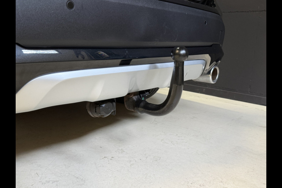 BMW X1 sDrive20i Business Edition Plus | Head UP | Trekhaak | Leder | Stoelverwarming