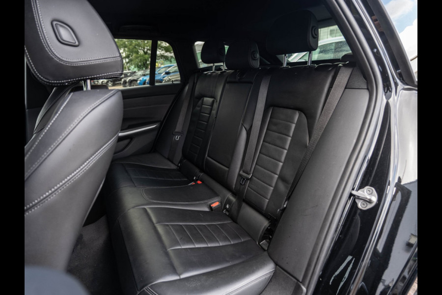 BMW 3 Serie Touring M340i xDrive 374PK | ACC | Memory | HUD | 19" LMV