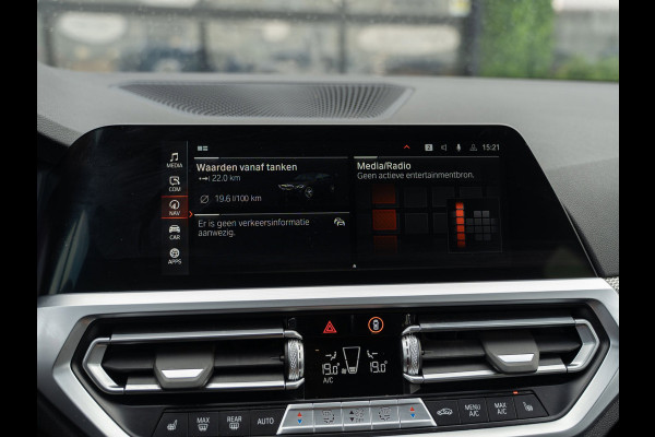 BMW 3 Serie Touring M340i xDrive 374PK | ACC | Memory | HUD | 19" LMV