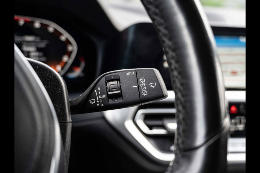 BMW 3 Serie Touring M340i xDrive 374PK | ACC | Memory | HUD | 19" LMV