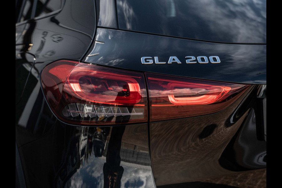 Mercedes-Benz GLA 200 Premium AMG-Line | Night Pack | Camera | Carplay | Ambient | Dealer ond.