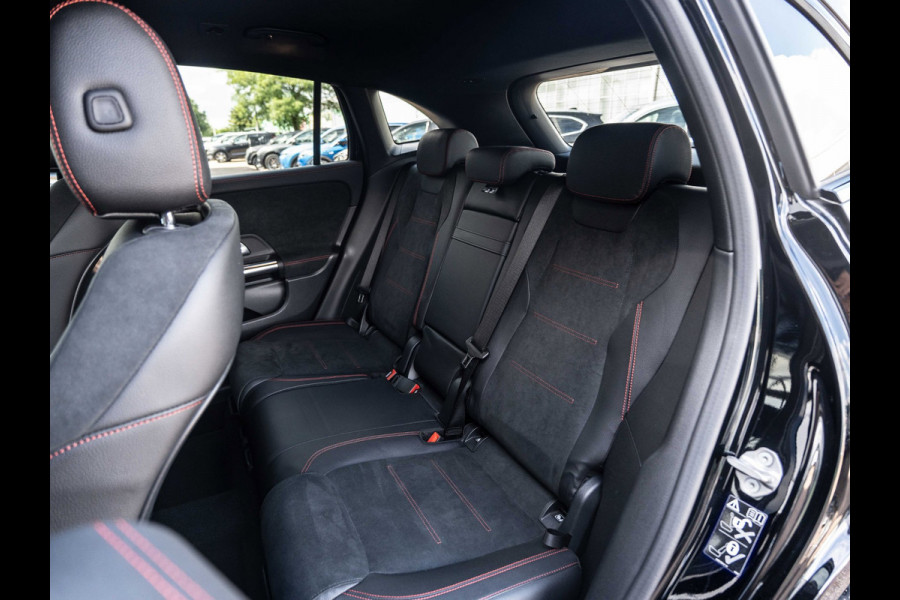 Mercedes-Benz GLA 200 Premium AMG-Line | Night Pack | Camera | Carplay | Ambient | Dealer ond.