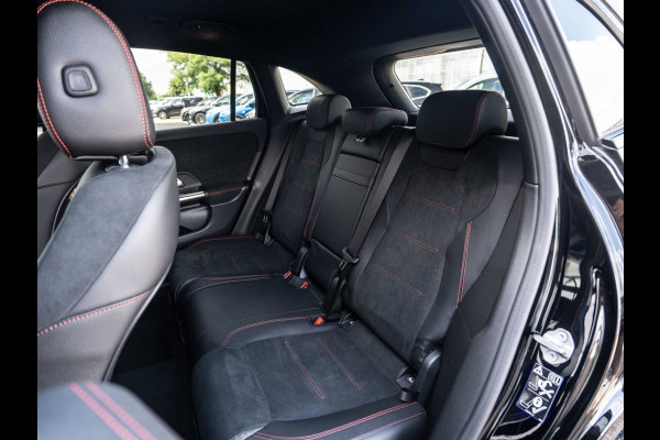 Mercedes-Benz GLA 200 Premium AMG-Line | Night Pack | Camera | Carplay | Ambient | Dealer ond.