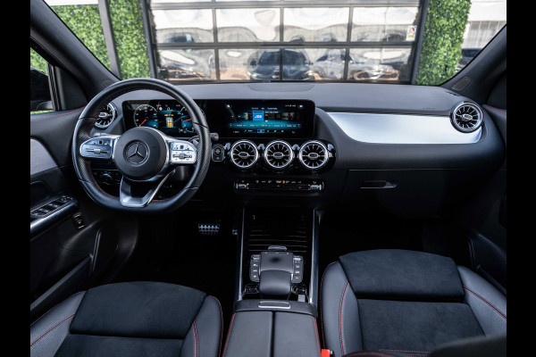 Mercedes-Benz GLA 200 Premium AMG-Line | Night Pack | Camera | Carplay | Ambient | Dealer ond.