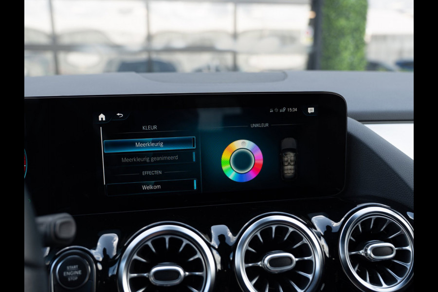 Mercedes-Benz GLA 200 Premium AMG-Line | Night Pack | Camera | Carplay | Ambient | Dealer ond.