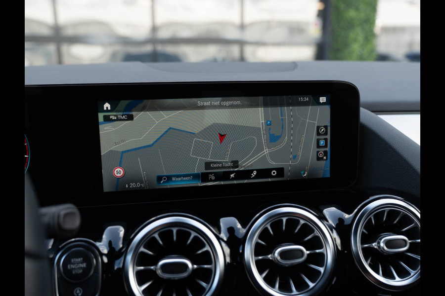 Mercedes-Benz GLA 200 Premium AMG-Line | Night Pack | Camera | Carplay | Ambient | Dealer ond.