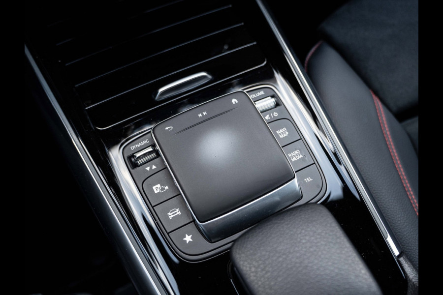 Mercedes-Benz GLA 200 Premium AMG-Line | Night Pack | Camera | Carplay | Ambient | Dealer ond.