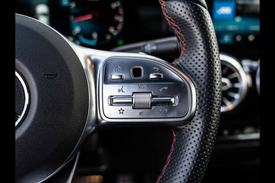 Mercedes-Benz GLA 200 Premium AMG-Line | Night Pack | Camera | Carplay | Ambient | Dealer ond.