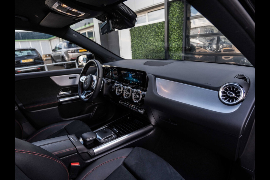 Mercedes-Benz GLA 200 Premium AMG-Line | Night Pack | Camera | Carplay | Ambient | Dealer ond.