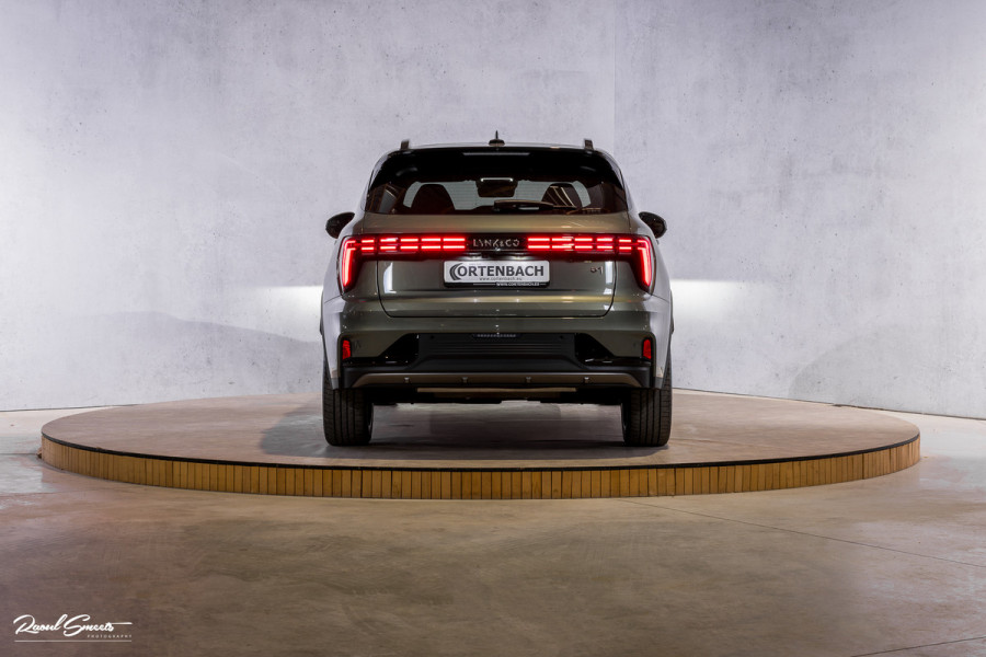 Lynk & Co 01 1.5 More | 4 Jaar fabrieksgarantie | Panoramadak | Memory | Adaptieve cruise | Blis |