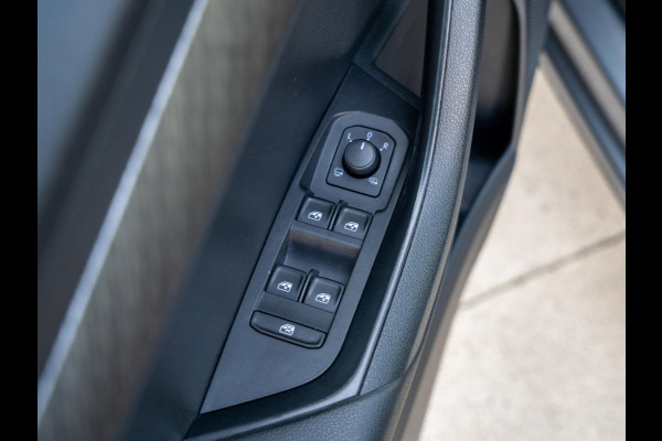 Škoda Karoq 1.5 TSI 150pk Automaat Business Edition Plus | Panoramadak | Travel Assist | Performance Pack