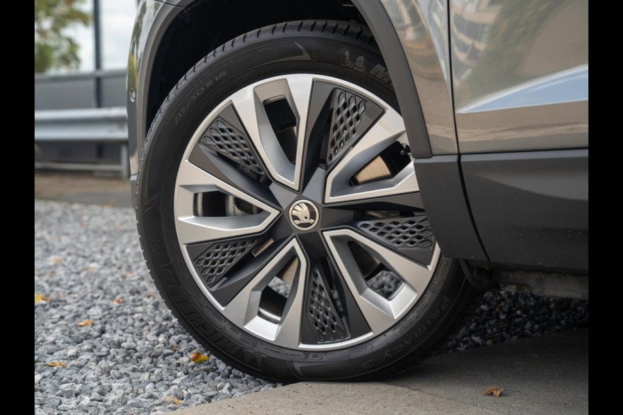 Škoda Karoq 1.5 TSI 150pk Automaat Business Edition Plus | Panoramadak | Travel Assist | Performance Pack