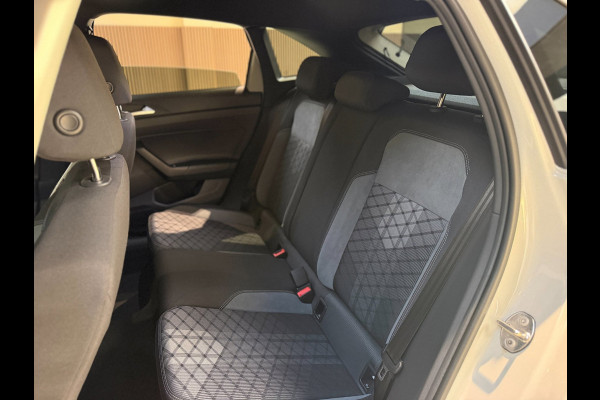 Volkswagen Taigo 1.0 TSI 3x R-Line |Pano|Virtual Cockpit|Carplay|LED|Stoelverwarming|