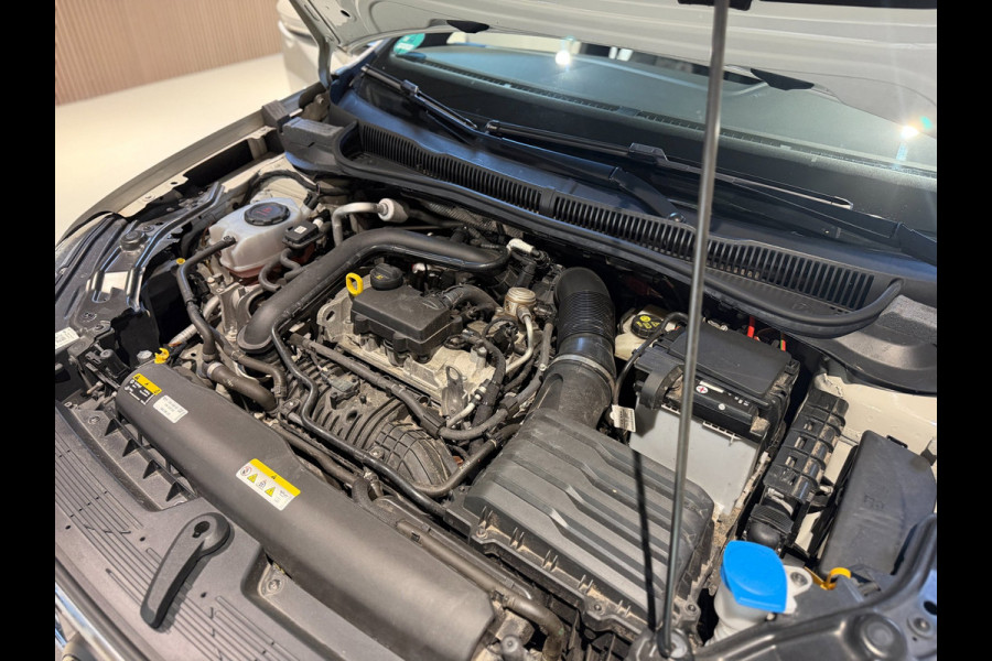 Volkswagen Taigo 1.0 TSI 3x R-Line |Pano|Virtual Cockpit|Carplay|LED|Stoelverwarming|
