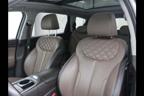 Hyundai Santa Fe 1.6 T-GDI HEV Comfort Smart Sky 7p | Panoramadak | Leder | Stoelverwarming | Adaptive cruise | Climate control | Carplay | Camera | Park assist | Trekhaak