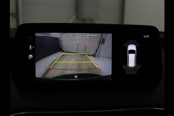 Hyundai Santa Fe 1.6 T-GDI HEV Comfort Smart Sky 7p | Panoramadak | Leder | Stoelverwarming | Adaptive cruise | Climate control | Carplay | Camera | Park assist | Trekhaak