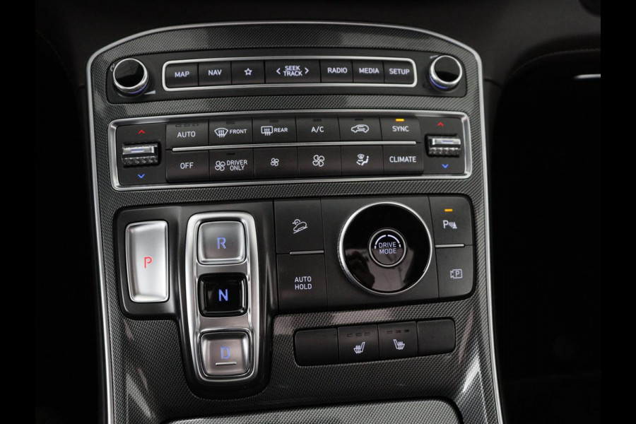 Hyundai Santa Fe 1.6 T-GDI HEV Comfort Smart Sky 7p | Panoramadak | Leder | Stoelverwarming | Adaptive cruise | Climate control | Carplay | Camera | Park assist | Trekhaak