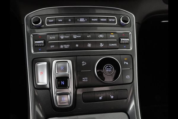 Hyundai Santa Fe 1.6 T-GDI HEV Comfort Smart Sky 7p | Panoramadak | Leder | Stoelverwarming | Adaptive cruise | Climate control | Carplay | Camera | Park assist | Trekhaak