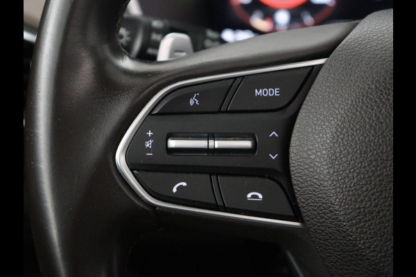 Hyundai Santa Fe 1.6 T-GDI HEV Comfort Smart Sky 7p | Panoramadak | Leder | Stoelverwarming | Adaptive cruise | Climate control | Carplay | Camera | Park assist | Trekhaak