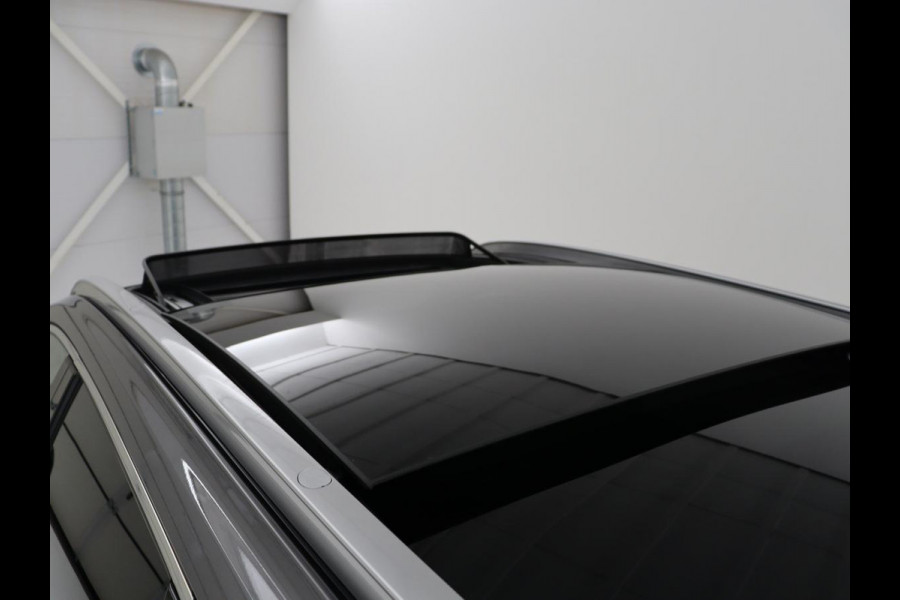Hyundai Santa Fe 1.6 T-GDI HEV Comfort Smart Sky 7p | Panoramadak | Leder | Stoelverwarming | Adaptive cruise | Climate control | Carplay | Camera | Park assist | Trekhaak
