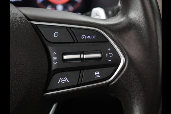 Hyundai Santa Fe 1.6 T-GDI HEV Comfort Smart Sky 7p | Panoramadak | Leder | Stoelverwarming | Adaptive cruise | Climate control | Carplay | Camera | Park assist | Trekhaak