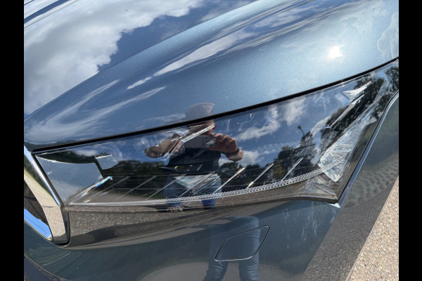 Škoda ENYAQ iV 80, panoramadak, electr bedienbare trekhaak, 1/2 lederen sportinterieur, achteruitrijcamera,vele opties1 e eigenaar