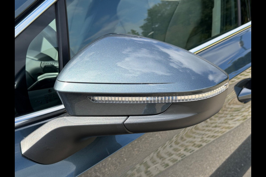 Škoda ENYAQ iV 80, panoramadak, electr bedienbare trekhaak, 1/2 lederen sportinterieur, achteruitrijcamera,vele opties1 e eigenaar