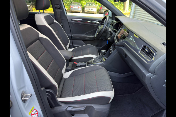Volkswagen T-Roc 2.0 TSI 4Motion Sport l Pano l Virtual l Winterset l
