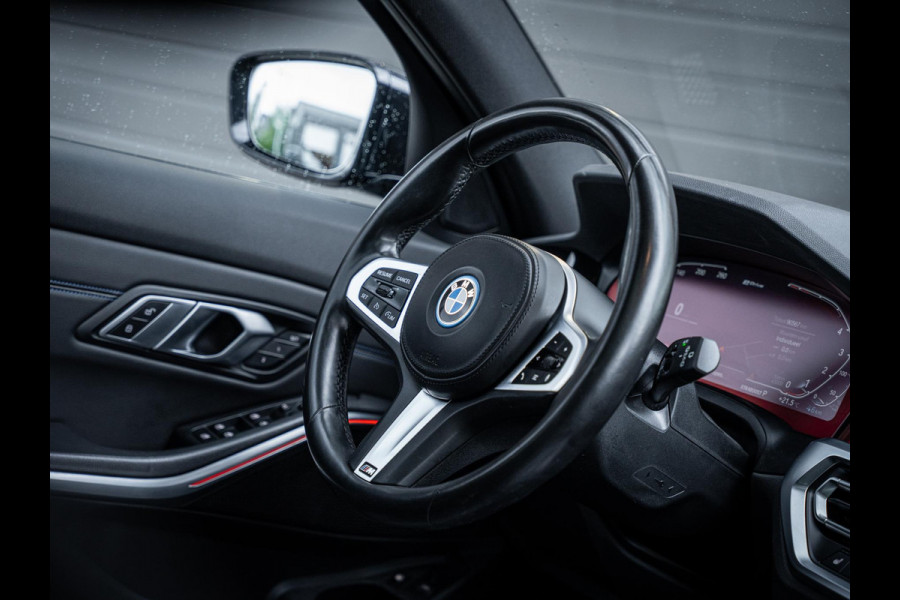 BMW 3 Serie Touring 330e High Executive - M-Sport l Laser l Pano l HUD l Memory