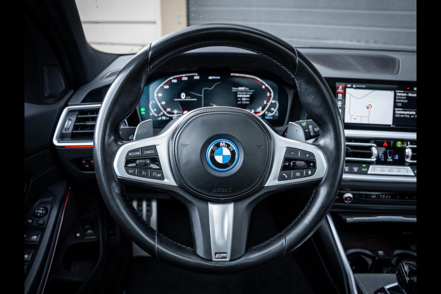 BMW 3 Serie Touring 330e High Executive - M-Sport l Laser l Pano l HUD l Memory