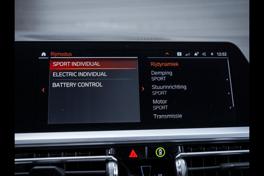 BMW 3 Serie Touring 330e High Executive - M-Sport l Laser l Pano l HUD l Memory