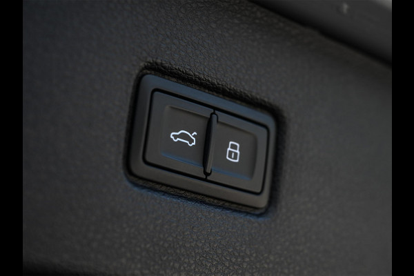 Audi Q7 60 TFSI e quattro Pro Line S Competition | Panoramadak | Carbon Interieur | Alcantara Hemel | 360 Camera | HUD | Bose | Massage + Ventilatie | Luchtvering | Soft Close | Memory Seats | Ambiance Interieur |