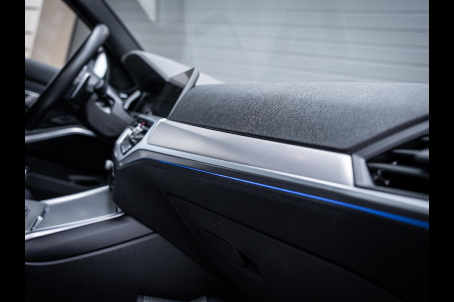 BMW 3 Serie Touring 320i High Executive Edition - M-Sport l 19'' l Camera l Sfeeverl.