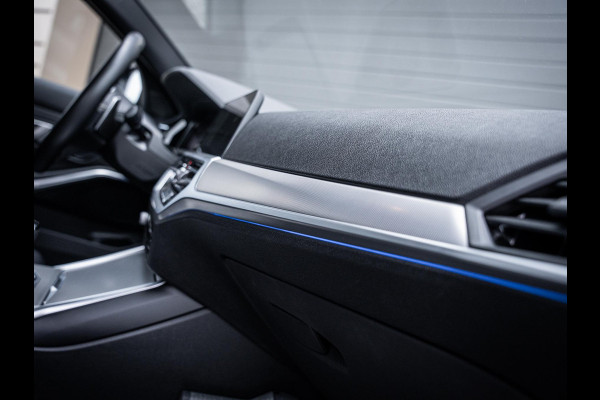 BMW 3 Serie Touring 320i High Executive Edition - M-Sport l 19'' l Camera l Sfeeverl.