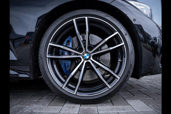 BMW 3 Serie Touring 320i High Executive Edition - M-Sport l 19'' l Camera l Sfeeverl.