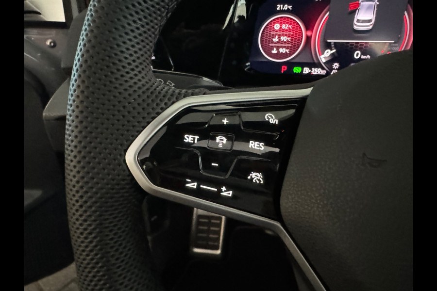 Volkswagen Golf 2.0 TSI GTI Pano|Leer|Stoelventilatie|Camera|IQ|Camera