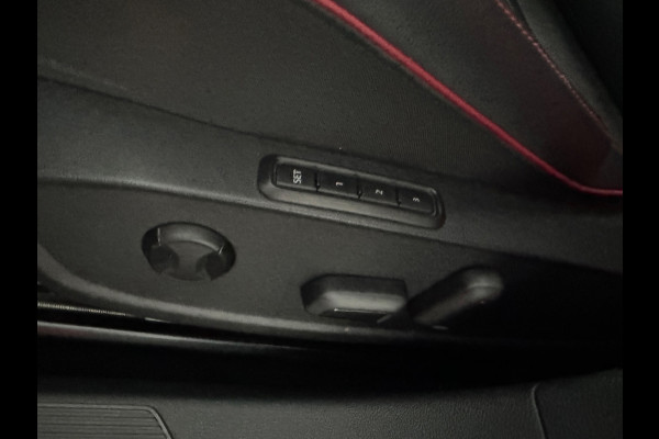 Volkswagen Golf 2.0 TSI GTI Pano|Leer|Stoelventilatie|Camera|IQ|Camera