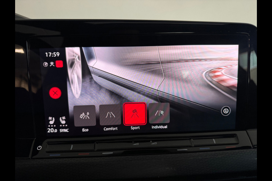Volkswagen Golf 2.0 TSI GTI Pano|Leer|Stoelventilatie|Camera|IQ|Camera